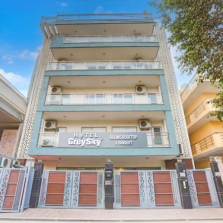 Hotel Greysky Medicity Гургаон Экстерьер фото