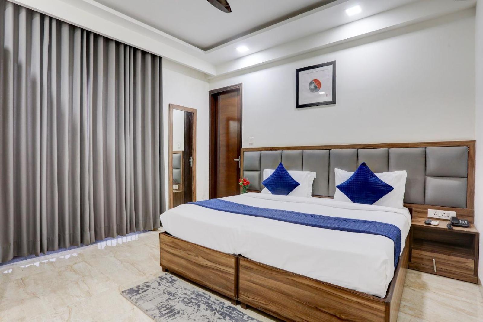 Hotel Greysky Medicity Гургаон Экстерьер фото