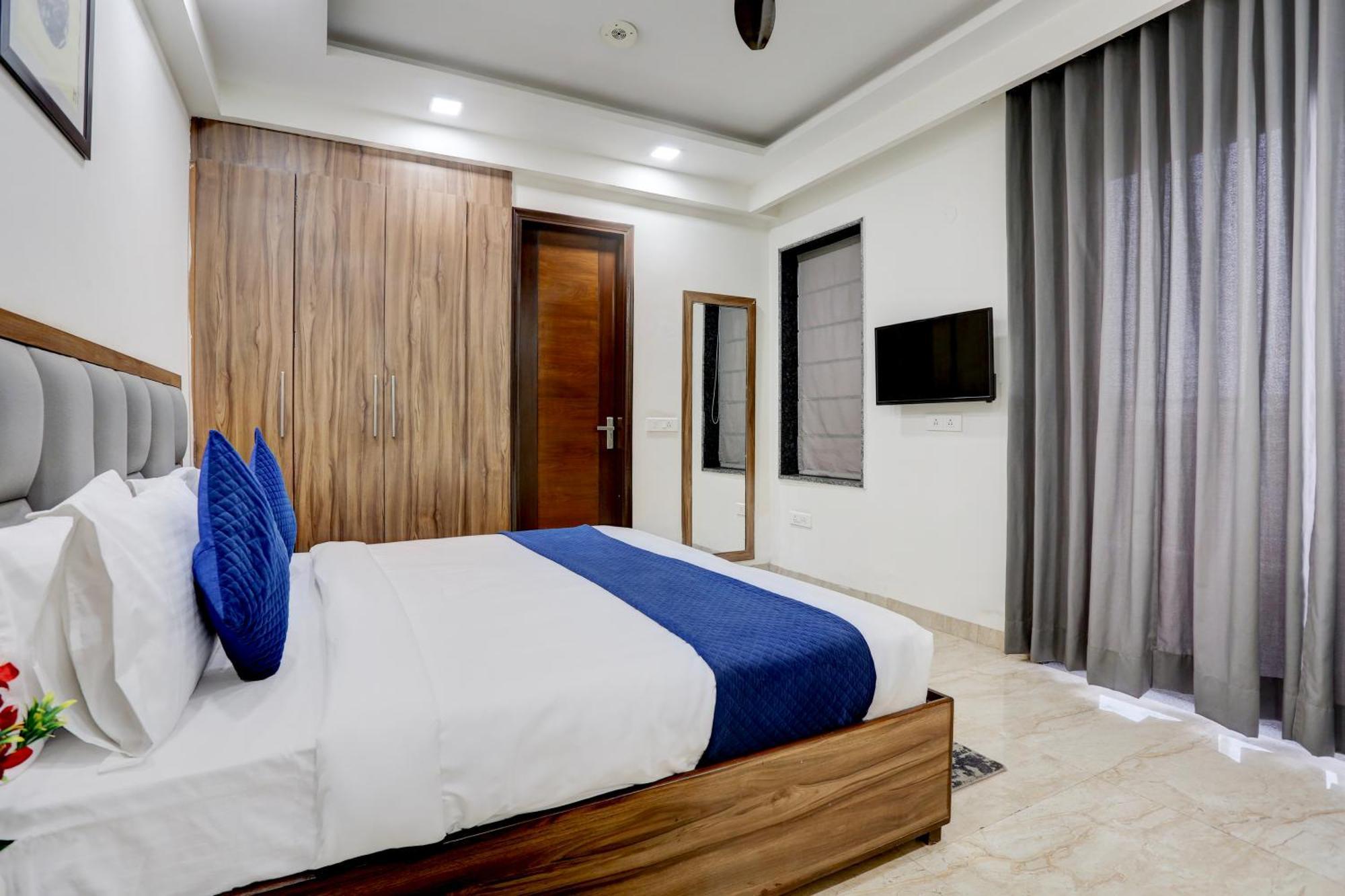 Hotel Greysky Medicity Гургаон Экстерьер фото