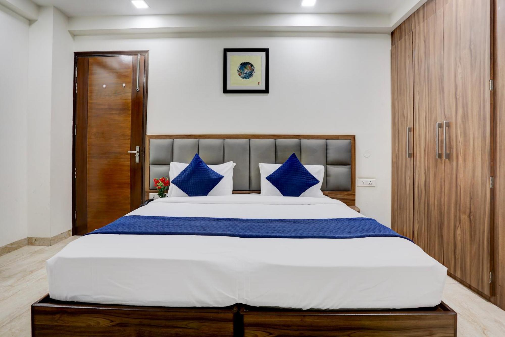 Hotel Greysky Medicity Гургаон Экстерьер фото