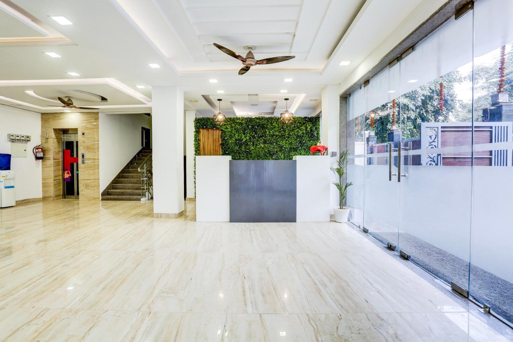 Hotel Greysky Medicity Гургаон Экстерьер фото